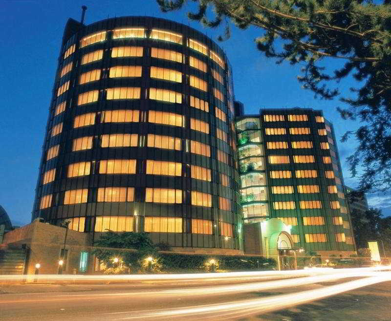 Cosmos 100 Hotel & Centro De Convenciones - Hoteles Cosmos Богота Экстерьер фото The 1970s building of the University of East Africa, now the University of Nairobi